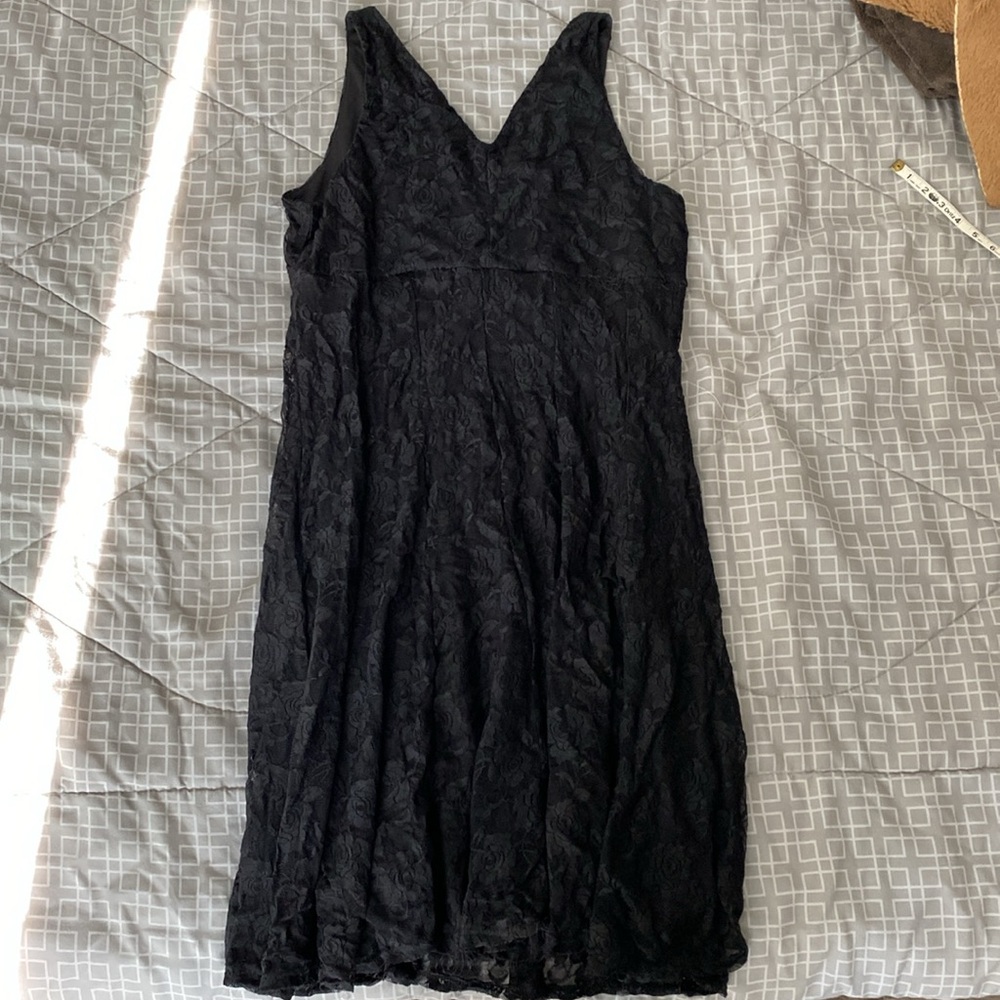 Black floral double-layer diagonal v-neck midi Flowy dress - Picture 13 of 17